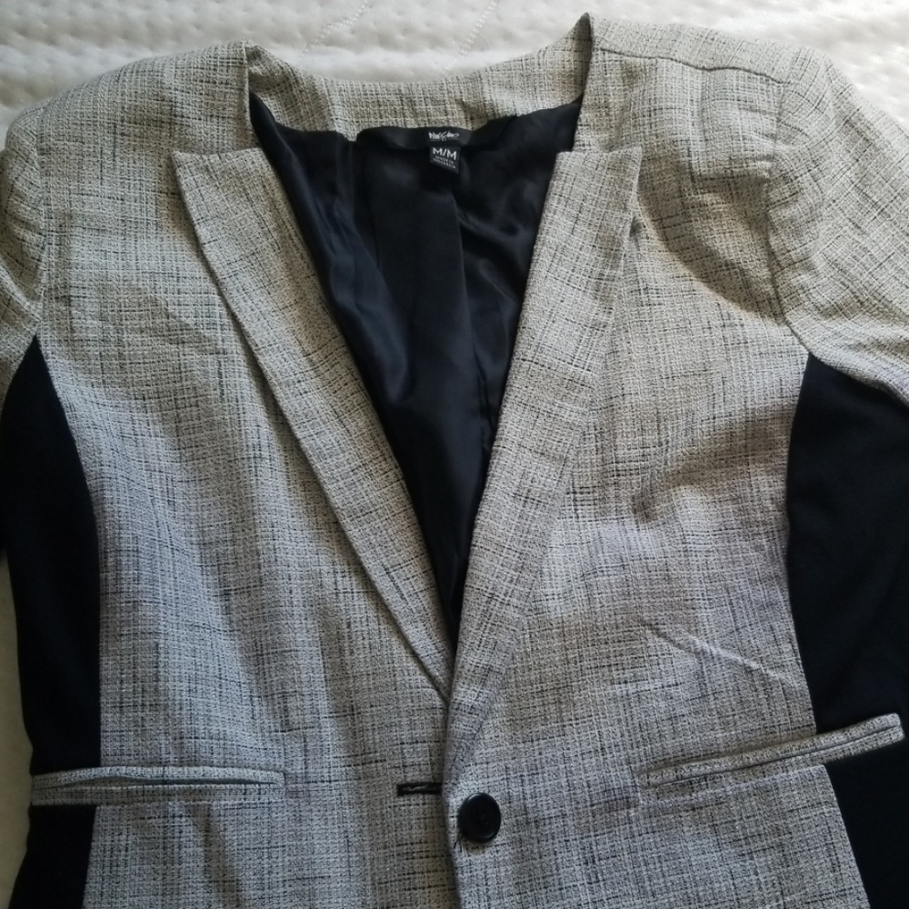 Blazer - Picture 3 of 4